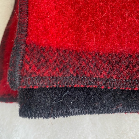 Vintage Pearce WOOLRICH Wool BLANKET Buffalo Check Red BLACK 56x60 Whip Stitch - Picture 5 of 7